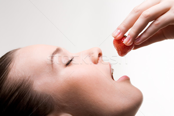 イチゴ 画像 かなり 少女 オープン ストックフォト © pressmaster
