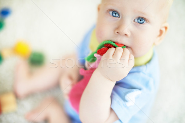 Bebé retrato cute jugando juguete Foto stock © pressmaster