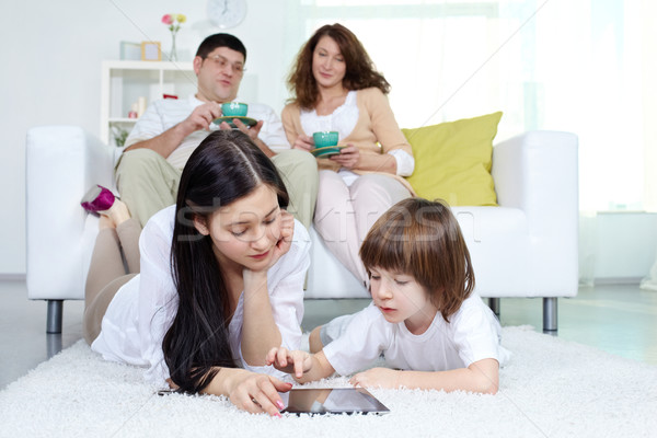 [[stock_photo]]: Loisirs · numérique · écran · parents · séance