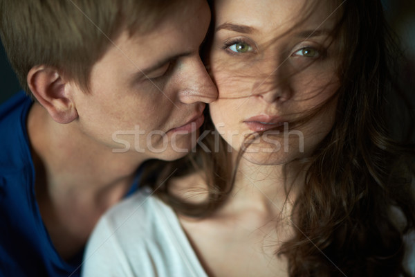 Intimitás fiatal nő néz kamera kedvesem nő Stock fotó © pressmaster