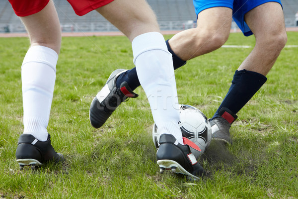 Bilă imagine picioare minge de fotbal stadion Imagine de stoc © pressmaster