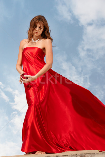 Divino mujer foto elegante femenino doblado Foto stock © pressmaster