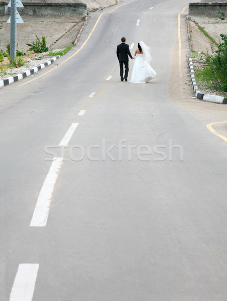 Gelecek görüntü yeni evliler yürüyüş yol birlikte Stok fotoğraf © pressmaster