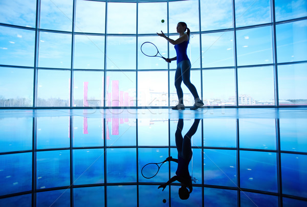 Joc tenis tineri femeie sală de gimnastică fereastră Imagine de stoc © pressmaster