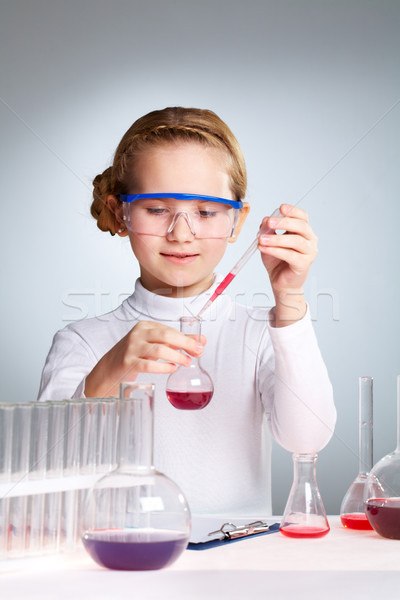 Foto stock: Escolas · laboratório · feminino · lab · criança · estudante