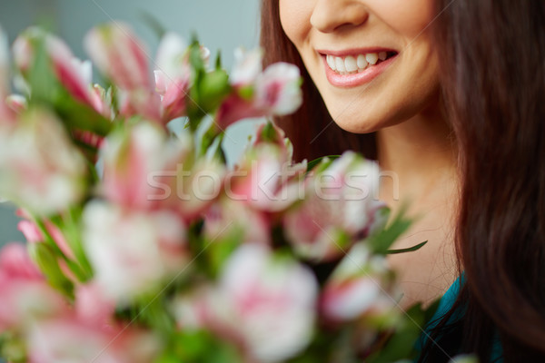 Nice Geruch lächelnd weiblichen genießen Stock foto © pressmaster