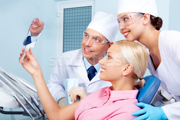 [[stock_photo]]: Dentaires · clinique · image · patient · miroir