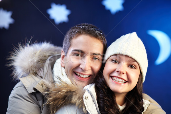 Alegria retrato feliz casal olhando câmera Foto stock © pressmaster