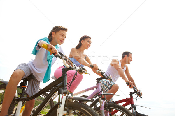 Foto d'archivio: Ritratto · di · famiglia · famiglia · tre · bikes · donna · uomo