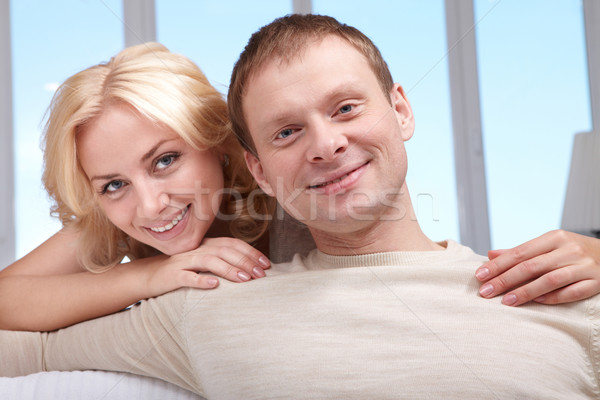 Foto stock: Marido · esposa · feliz · Pareja · mirando · cámara