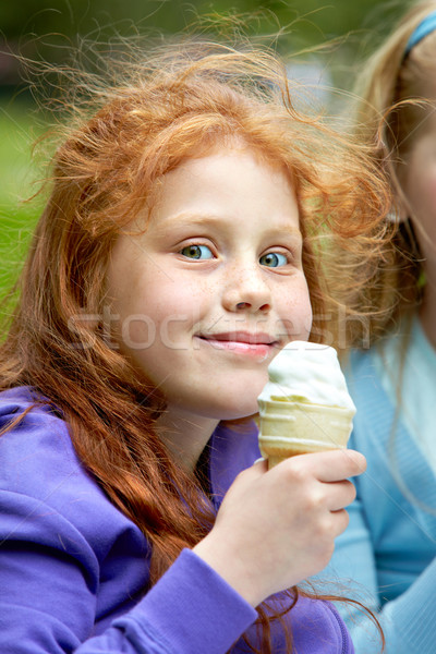 商業照片: 肖像 · 漂亮 · 女孩 · 吃 · 冰淇淋