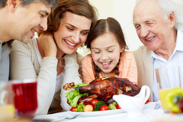 Stock foto: Hungrig · Familienbild · glückliche · Familie · Sitzung · Tabelle