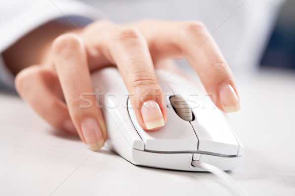 Kéz egér közelkép női fehér üzlet Stock fotó © pressmaster