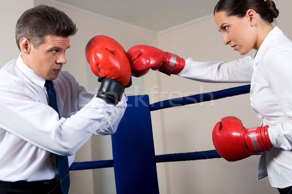 Conflicto retrato agresivo empresario guantes de boxeo Foto stock © pressmaster