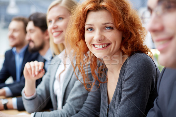 Foto stock: Inteligentes · mujer · de · negocios · retrato · jóvenes · sonriendo · mirando