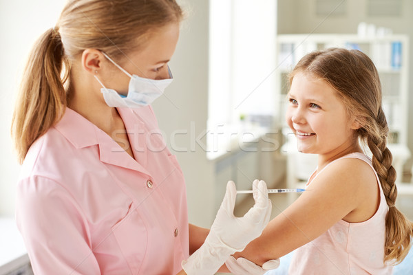 Foto stock: Procedimiento · médico · adorable · nina · mirando · enfermera