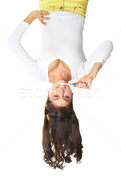 Ochtend hygiëne verticaal shot glimlachend tienermeisje Stockfoto © pressmaster