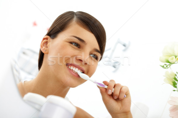 Zahnpflege Bild ziemlich weiblichen Spiegel Stock foto © pressmaster