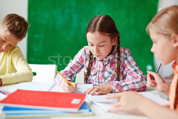 Lecke portré lány kettő osztálytársak rajz Stock fotó © pressmaster