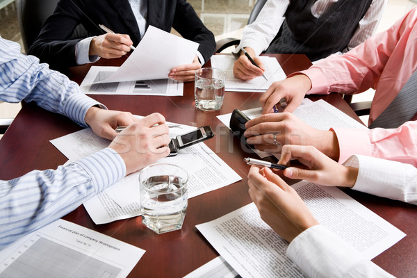 Handen afbeelding verschillend zakelijke bijeenkomst business kantoor Stockfoto © pressmaster