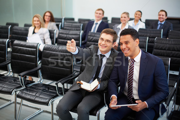 Arbeiten Seminar zwei Geschäftsleute kommunizieren Kollegen Stock foto © pressmaster