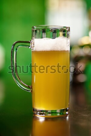 Irlandés cerveza imagen vidrio trébol hoja Foto stock © pressmaster