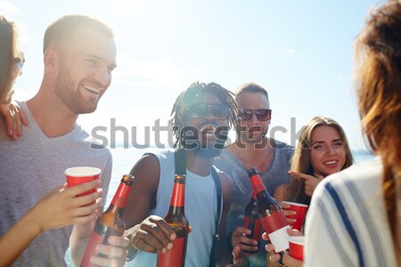 Parti eğlence görüntü mutlu arkadaşlar içecekler Stok fotoğraf © pressmaster