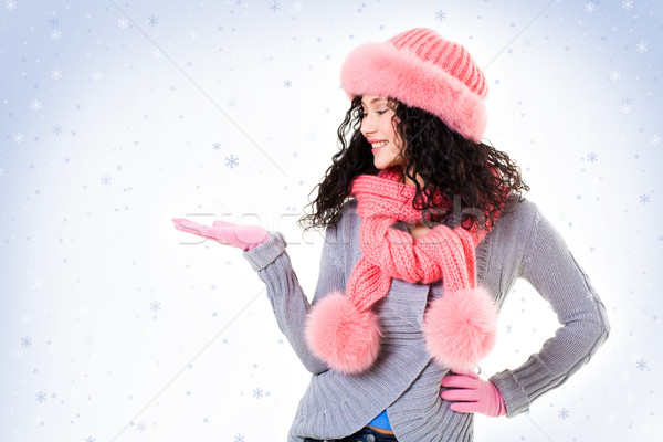 Hópelyhek derűs nő rózsaszín tél szőr Stock fotó © pressmaster