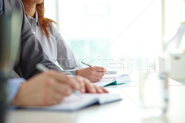 Arbeiten Konferenz Hand Geschäftsfrau öffnen Notebook Stock foto © pressmaster