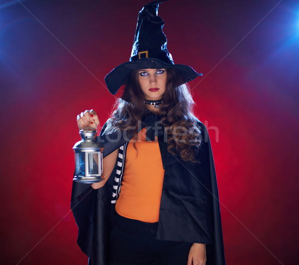 Halloween strega ritratto sulky donna lanterna Foto d'archivio © pressmaster