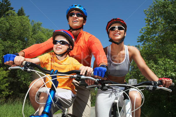 [[stock_photo]]: Portrait · famille · heureuse · vélos · parc · femme