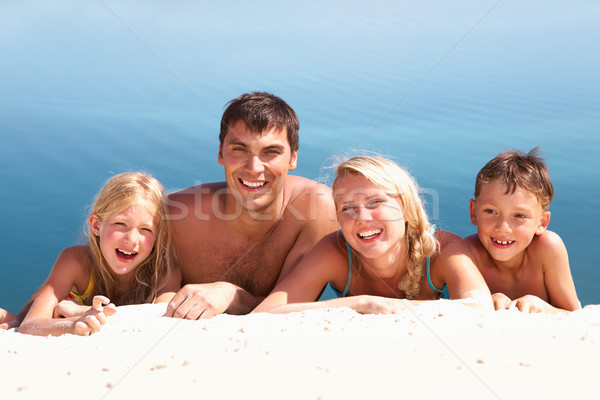 Foto stock: Beira-mar · foto · família · feliz · areia · azul · água