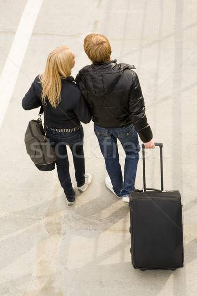 Powyżej widoku para spaceru w dół bagaż Zdjęcia stock © pressmaster