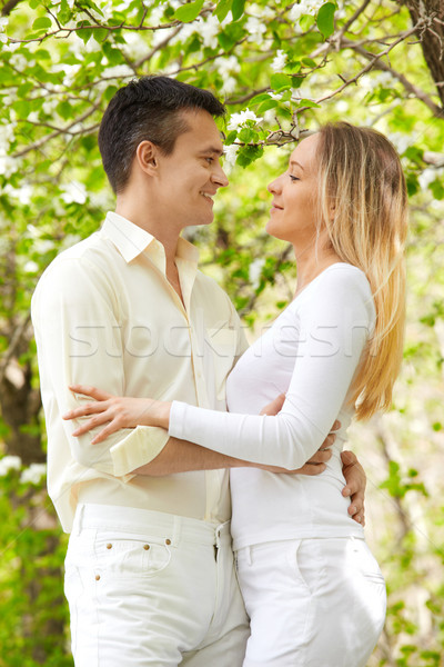 Couple parc portrait jeunes amoureuse regarder [[stock_photo]] © pressmaster