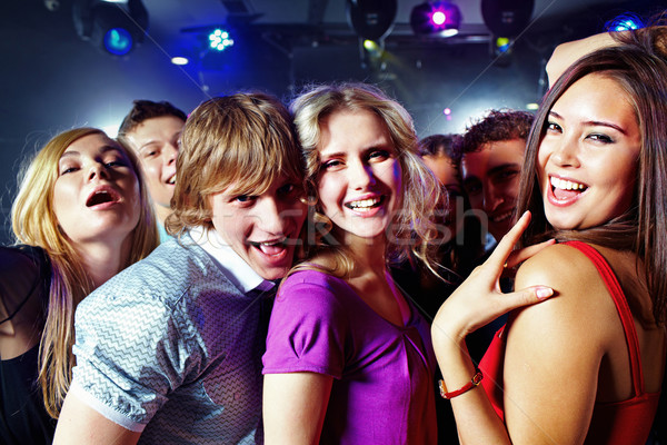 Agradable tiempo imagen clubbing amigos mirando Foto stock © pressmaster