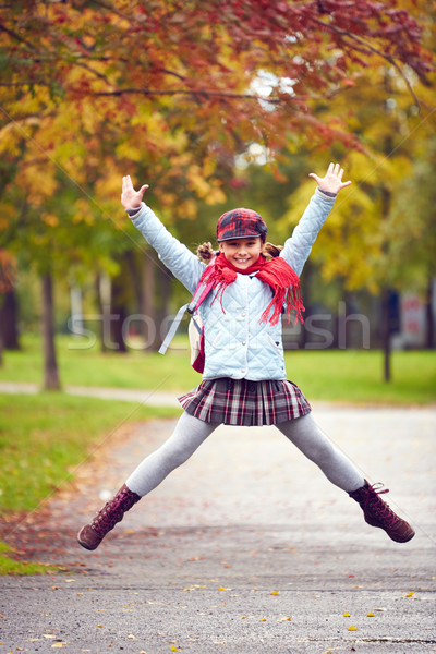 女學生 跳躍 肖像 快樂 跳 看 商業照片 © pressmaster