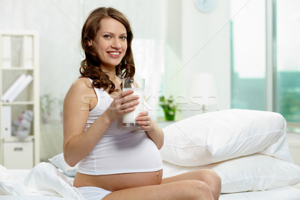 Stockfoto: Drinken · melk · foto · gelukkig · zwangere · vrouw · glas