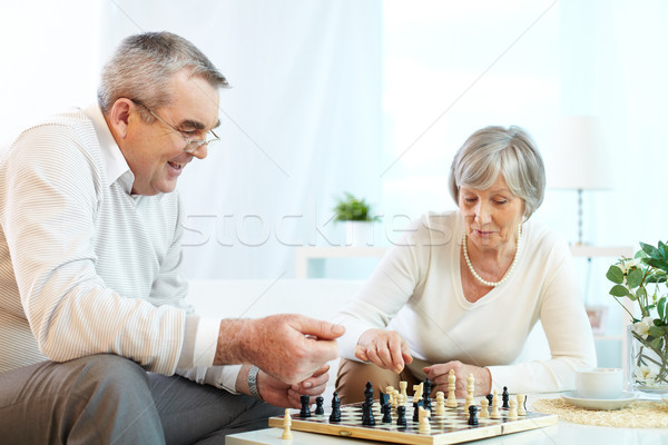Foto stock: Juego · ajedrez · retrato · pareja · de · ancianos · jugando · ocio