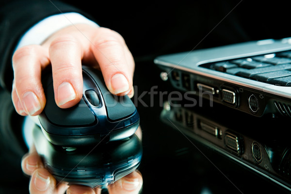 [[stock_photo]]: Main · une · souris · d'ordinateur · portable · affaires · ordinateur · internet