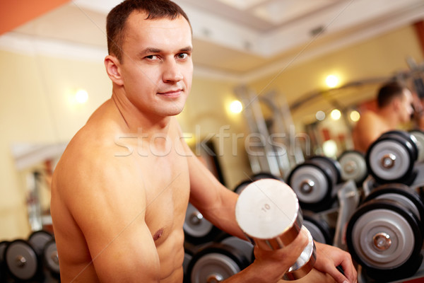 Súlyemelő portré sportos topless férfi tart Stock fotó © pressmaster