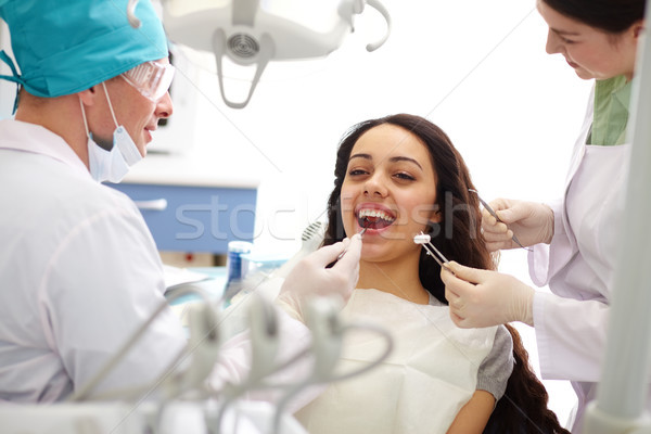 Stock foto: Mündliche · ziemlich · Mädchen · Sitzung · Zahnarzt · Frau