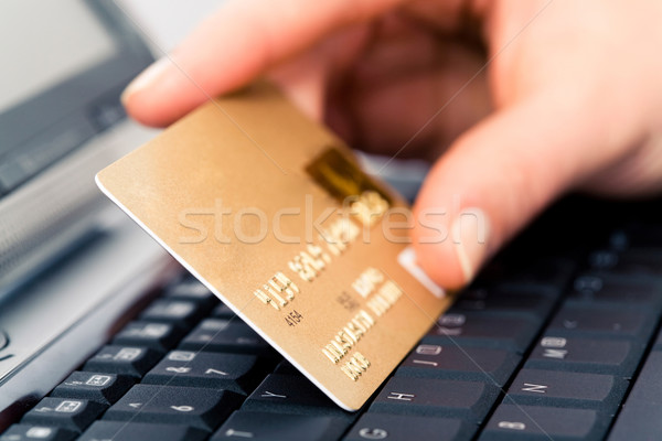 кредитных карт изображение пластиковых кредитных корзины человека Сток-фото © pressmaster