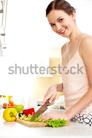 Cuisson maison image jeunes Homme légumes Photo stock © pressmaster