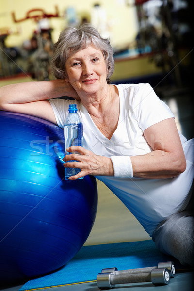 Pauze gymnasium senior vrouw Blauw portret Stockfoto © pressmaster