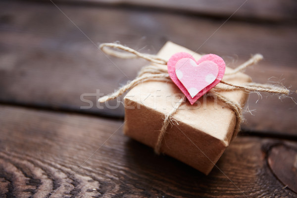 Ajándék kedvesem kép Valentin nap kicsi rózsaszín Stock fotó © pressmaster