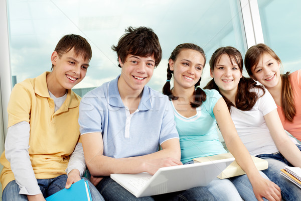 Stock foto: Porträt · fünf · teens · Sitzung · Laptop · schauen