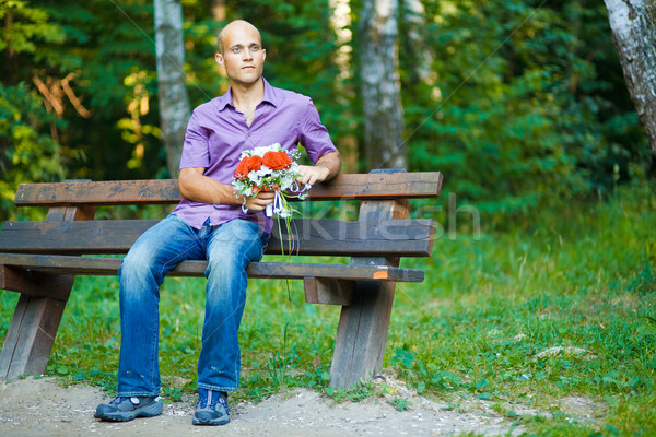 Junger Mann Foto gut aussehend guy Bouquet warten Stock foto © prg0383