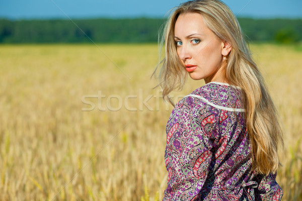 Giovani bellezza ragazza campo di grano cielo Foto d'archivio © prg0383