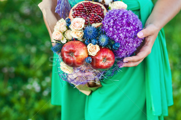 Original ungewöhnliche essbar Bouquet Früchte Frau Stock foto © prg0383