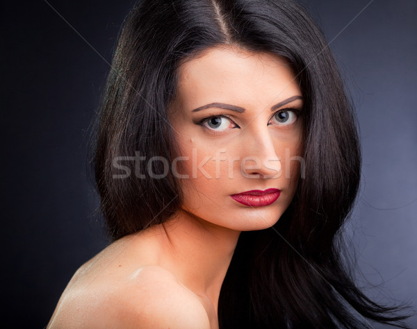 Güzel bir kadın güzel genç kadın yüz karanlık kadın Stok fotoğraf © prg0383